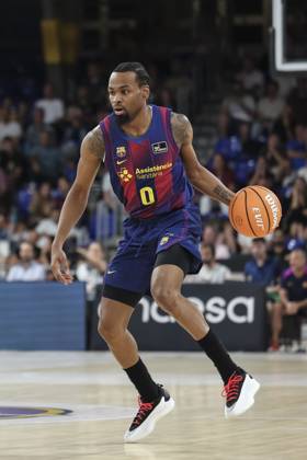 October 12, 2025, Barcelona, Barcelona, Spain: Kevin Punter of FC Barcelona, Barca in action during the Spanish League, Liga ACB Endesa, basketball match played between FC Barcelona and Hiopos Lleida at Palau Blaugrana on October 12, 2025 in Barcelona, Spain. Barcelona Spain - ZUMAa181 20251012_zaa_a181_097 Copyright: xJavierxBorregox
