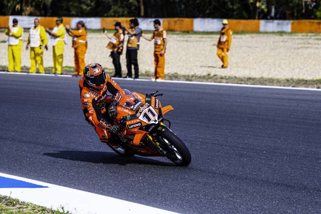 October 12, 2025, Cascais, Lisbon, Portugal: Nicolo Bulega in action during the WorldSBK Championship Tissot Superpole Race at the Estoril Circuit, Portugal, on October 12, 2025. Cascais Portugal - ZUMAr200 20251012_zsp_r200_018 Copyright: xNunoxReisinhox