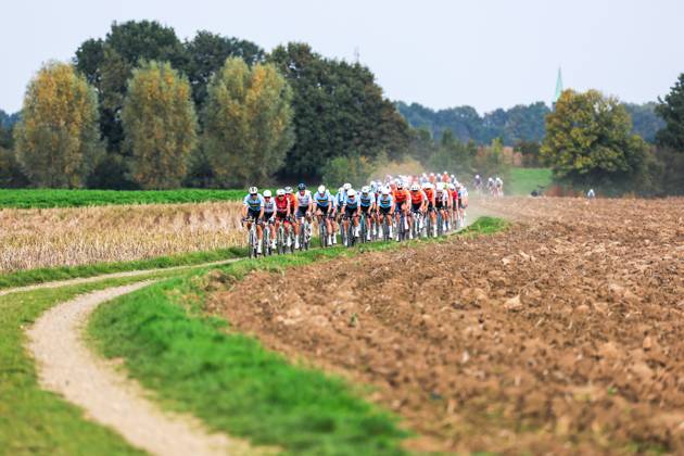 2025 UCI Gravel World Championships Picture by Alex Whitehead SWpix.com - 12 10 2025 - Cycling - 2025 UCI Gravel World Championships, Zuid-Limburg, Netherlands - Men Elite Race - The bunch Riders of Belgium (BEL)  Copyright: xAlexxWhitehead Swpix.Comx