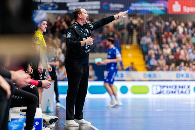 Misha Kaufmann (TVB Stuttgart, Trainer) gestikuliert GER, TBV Lemgo Lippe vs. TVB Stuttgart, Handball, 1. Bundesliga, 8. Spieltag, Spielzeit 2025 2026, 12.10.2025 GER, TBV Lemgo Lippe vs. TVB Stuttgart, Handball, 1. Bundesliga, 8. Spieltag, Spielzeit 2025 2026, 12.10.2025 Lemgo Copyright: xEibner-Pressefoto JanxRollingerx EP_JSK