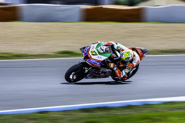 October 12, 2025, Cascais, Lisbon, Portugal: Axel Bassani in action during the WorldSBK Championship Race 2 at the Estoril Circuit, Portugal, on October 12, 2025. Cascais Portugal - ZUMAr200 20251012_zsp_r200_077 Copyright: xNunoxReisinhox