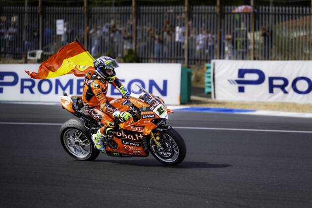 October 12, 2025, Cascais, Lisbon, Portugal: Alvaro Bautista in action during the WorldSBK Championship Race 2 at the Estoril Circuit, Portugal, on October 12, 2025. Cascais Portugal - ZUMAr200 20251012_zsp_r200_093 Copyright: xNunoxReisinhox
