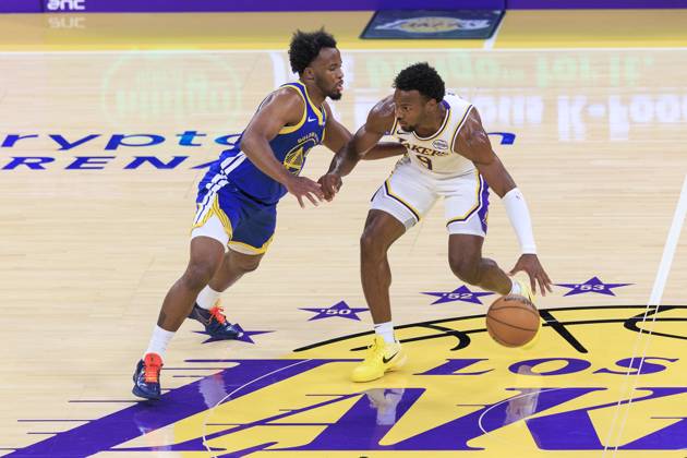 October 12, 2025, Los Angeles, California, USA: Bronny James 9 of the Los Angeles Lakers is defended by LJ Cryer 18 of the Golden State Warriors during their preseason NBA, Basketball Herren, USA game on Sunday October 12, 2025 at Crypto.com Arena in Los Angeles, California. Lakers defeat Warriors, 126-116. JAVIER ROJAS PI Los Angeles USA - ZUMAp124 20251012_zaa_p124_151 Copyright: xJavierxRojasx