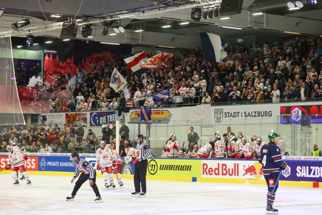 Ice hockey, Eishockey - CHL, EC RBS vs Berlin SALZBURG,AUSTRIA,15.OCT.25 - ICE HOCKEY - CHL, Champions Hockey League, group stage, EC Red Bull Salzburg vs Eisbaeren Berlin. Image shows fans of EC RBS. GEPAxpictures xMathiasxMandl