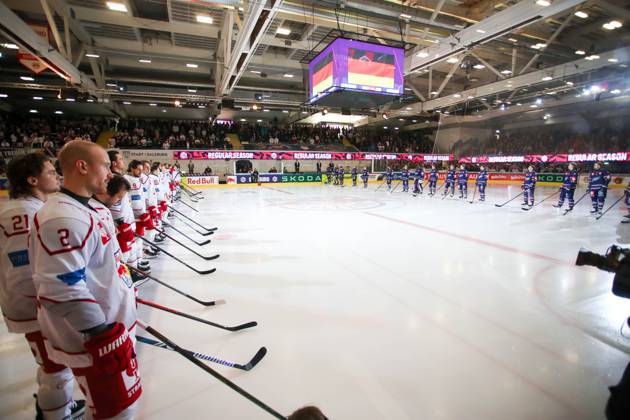 Ice hockey, Eishockey - CHL, EC RBS vs Berlin SALZBURG,AUSTRIA,15.OCT.25 - ICE HOCKEY - CHL, Champions Hockey League, group stage, EC Red Bull Salzburg vs Eisbaeren Berlin. Image shows EC RBS and Berlin. GEPAxpictures xMathiasxMandl