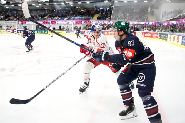 Ice hockey, Eishockey - CHL, EC RBS vs Berlin SALZBURG,AUSTRIA,15.OCT.25 - ICE HOCKEY - CHL, Champions Hockey League, group stage, EC Red Bull Salzburg vs Eisbaeren Berlin. Image shows Nikolaus Kraus (EC RBS) and Moritz Kretzschmar (Berlin). GEPAxpictures xMathiasxMandl
