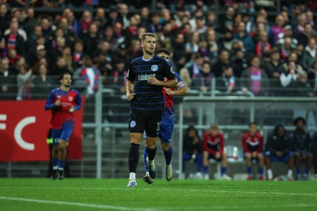 Fussball, FVN Niederrheinpokal Saison 2025 2026 Achtelfinale KFC Uerdingen - MSV Duisburg 15.10.2025, Grotenburg-Stadion Thilo Töpken (MSV Duisburg, 22) Krefeld Grotenburg-Stadion Nordrhein-Westfalen Deutschland