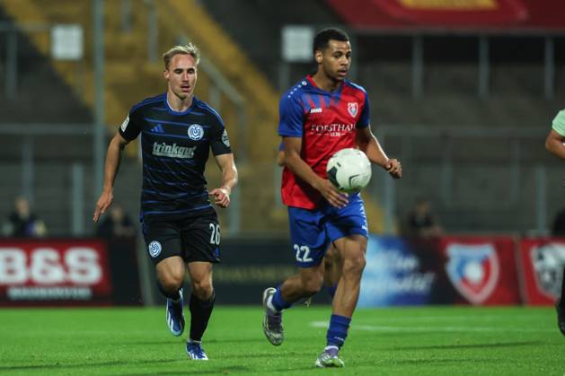 Fussball, FVN Niederrheinpokal Saison 2025 2026 Achtelfinale KFC Uerdingen - MSV Duisburg 15.10.2025, Grotenburg-Stadion Florian Krüger (MSV Duisburg, 26) +k22+ Krefeld Grotenburg-Stadion Nordrhein-Westfalen Deutschland