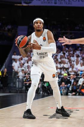 October 15, 2025, Madrid, Madrid, SPAIN: Chuma Okeke of Real Madrid in action during the EuroLeague Regular Season Round 4 match between Real Madrid and Partizan Mozzart Bet Belgrade at Movistar Arena on October 15, 2025 in Madrid, Spain. Madrid SPAIN - ZUMAa181 20251015_zaa_a181_062 Copyright: xIrinaxR.xHipolitox