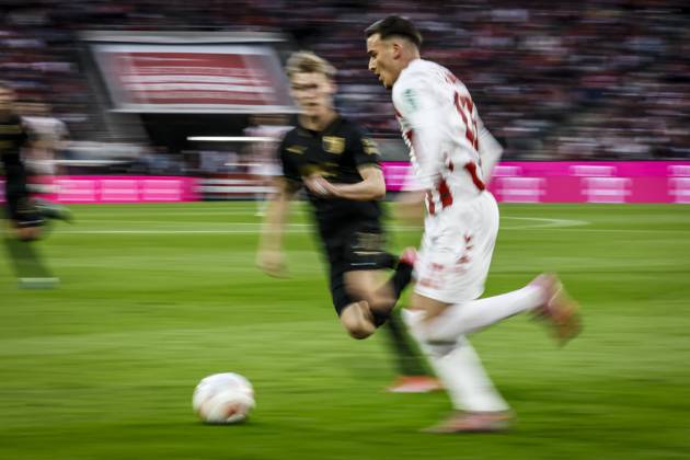KOELN, GERMANY - OCTOBER 18: Said el Mala (1. FC Koeln, 13) speeding during the Bundesliga match between 1. FC Koeln vs. FC Augsburg at the Rheinenergie-Stadion on matchday 7 of the 1. Bundesliga on October 18, 2025 in Koeln, Germany. DFL REGULATIONS PROHIBIT ANY USE OF PHOTOGRAPHS AS IMAGE SEQUENCES AND OR QUASI-VIDEO. Nordrhein-Westfalen Germany Copyright: xBEAUTIFULxSPORTS AxelxKohringx