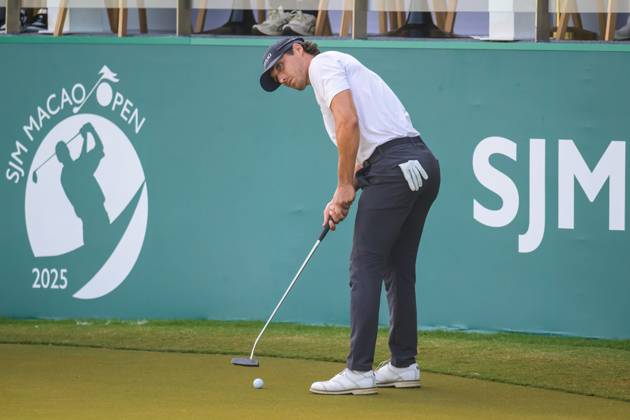 October 19, 2025, Macao, Macao Sar, China: Macau Open Golf , Final Round, Macau Golf and Country Club Coloane, Macao, China . Germanys Dominic Foos Wins the Macau Open Golf after a tiebreaker with Taiwans Wang, Foos in the final round aiming to tie with Wang. Macao China - ZUMAr144 20251019_zap_r144_019 Copyright: xJaynexRussellx