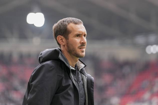 Julian Schuster (SC Freiburg, Trainer) , Deutschland, Fussball, 1. Bundesliga, 7.Spieltag, 2025 2026, SC Freiburg vs. Eintracht Frankfurt, 19.10.2025, Europa-Park Stadion, Freiburg, Deutschland DFL REGULATIONS PROHIBIT ANY USE OF PHOTOGRAPHS AS IMAGE SEQUENCES AND OR QUASI-VIDEO. Freiburg Europa-Park Stadion Baden-Württemberg Deutschland Copyright: xArnexAmbergx