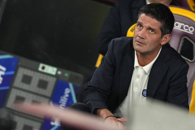 Cristian Chivu, head coach of FC Internazionale, during the Serie A 2025 2026 football match between AS Roma and FC Internazionale at Stadio Olimpico in Rome (Italy), October 18, 2025. antoniettaxbaldassarre