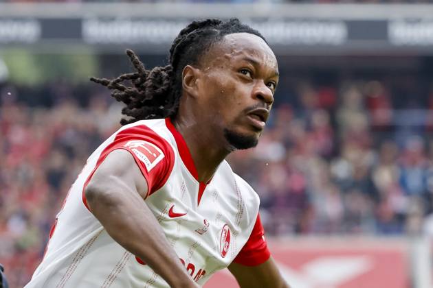 Jordy Makengo (SC Freiburg, 33) , Deutschland, Fussball, 1. Bundesliga, 7.Spieltag, 2025 2026, SC Freiburg vs. Eintracht Frankfurt, 19.10.2025, Europa-Park Stadion, Freiburg im Breisgau, Deutschland Freiburg im Breisgau Europa-Park Stadion Baden-Württemberg Deutschland Copyright: xGrantxHubbsx