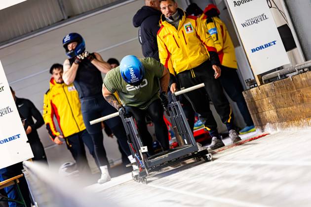 18.10.2025, GER, Bob Bobsport, Saison 25 26, Maenner, Zentrale Leistungspruefung im Bobsport Anschubtest Traditionell haben sich die besten deutschen Piloten im Bobsport gemeinsam mit ihren Anschiebern in Oberhof zum Kräftemessen getroffen. 98559 Oberhof LOTTO Thüringen EISARENA Oberho Thüringen Deutschland