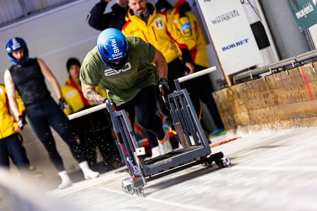 18.10.2025, GER, Bob Bobsport, Saison 25 26, Maenner, Zentrale Leistungspruefung im Bobsport Anschubtest Traditionell haben sich die besten deutschen Piloten im Bobsport gemeinsam mit ihren Anschiebern in Oberhof zum Kräftemessen getroffen. 98559 Oberhof LOTTO Thüringen EISARENA Oberho Thüringen Deutschland
