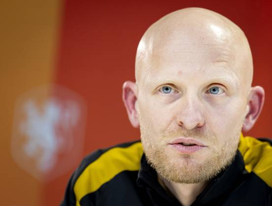 ZEIST - National coach Arjan Veurink during a press conference, PK, Pressekonferenz for the Dutch women s national team, Nationalteam The Dutch women are preparing for the friendly against Poland. ANP KOEN VAN WEEL xVIxANPxSportx xxANPxIVx 539789608 originalFilename: 539789608