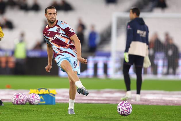 London, England, 20th October 2025. Jordan Henderson of Brentford warms up before the West Ham United vs Brentford Premier League match at the London Stadium, London. Picture credit should read: Paul Terry Sportimage EDITORIAL USE ONLY. No use with unauthorised audio, video, data, fixture lists, club league logos or live services. Online in-match use limited to 120 images, no video emulation. No use in betting, games or single club league player publications. SPI_003_PT_West_Ham_Brentford SPI-4226-0003