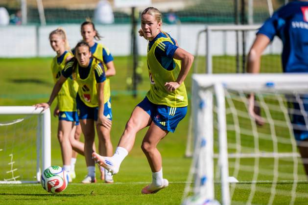 251022 Hanna Lundkvist of the Swedish women s national football team on October 22, 2025 in Benahavis. Photo: Ludvig Thunman BILDBYRAN kod LT LT0733 fotboll football soccer fotball träning practice training sverige sweden dam bbeng Copyright: LUDVIGxTHUNMAN BB251022LT022