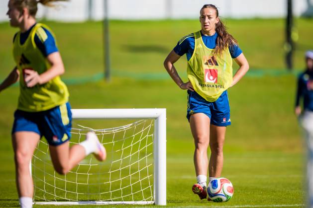 251022 Rosa Kafaji of the Swedish women s national football team on October 22, 2025 in Benahavis. Photo: Ludvig Thunman BILDBYRAN kod LT LT0733 fotboll football soccer fotball träning practice training sverige sweden dam bbeng Copyright: LUDVIGxTHUNMAN BB251022LT032