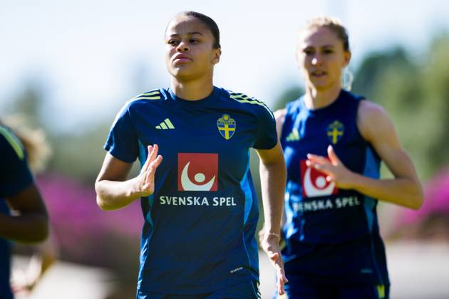 251022 Felicia Schröder of the Swedish women s national football team at a training session on October 22, 2025 in Benahavis. Photo: Ludvig Thunman BILDBYRAN kod LT LT0733 fotboll football soccer fotball träning practice training sverige sweden dam bbeng Copyright: LUDVIGxTHUNMAN BB251022LT051