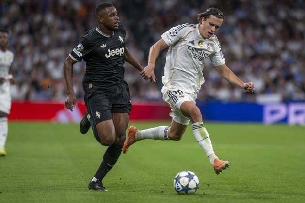 October 23, 2025, Madrid, Madrid, Spain: ALVARO CARRERAS of Real Madrid CF and PIERRE KALULU of Juventus de Turin in action during the match on the third day of the group stage of the 2025 26 UEFA Champions League between REAL MADRID C.F. vs JUVENTUS DE TURIN, played at the Santiago Bernabeu Stadium on October 22, 2025, in Madrid, Spain. Madrid Spain - ZUMAc312 20251023_zsp_c312_043 Copyright: xOscarxManuelxSanchezx