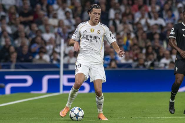 October 23, 2025, Madrid, Madrid, Spain: ALVARO CARRERAS of Real Madrid CF controls the ball during the match on the third day of the group stage of the 2025 26 UEFA Champions League between REAL MADRID C.F. vs JUVENTUS DE TURIN, played at the Santiago Bernabeu Stadium on October 22, 2025, in Madrid, Spain. Madrid Spain - ZUMAc312 20251023_zsp_c312_019 Copyright: xOscarxManuelxSanchezx