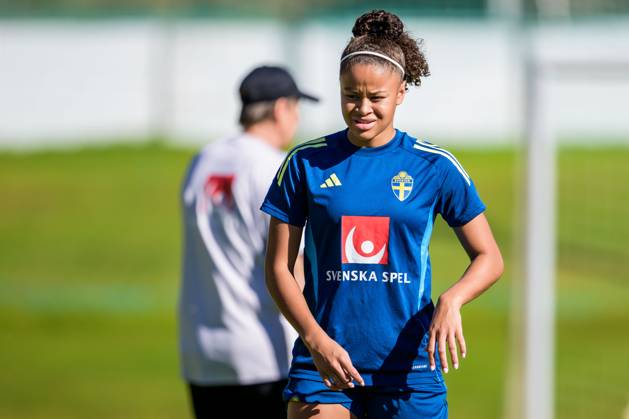 251023 Felicia Schröder of the Swedish women s national football team at a training session on October 23, 2025 in Benahavis. Photo: Ludvig Thunman BILDBYRAN kod LT LT0734 fotboll football soccer fotball träning practice training sverige sweden dam bbeng Copyright: LUDVIGxTHUNMAN BB251023LT030