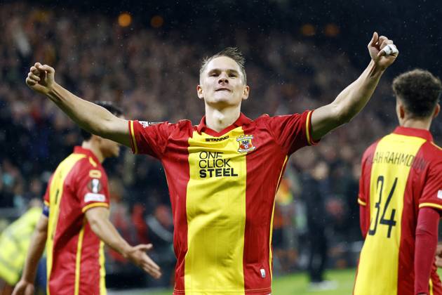 DEVENTER - Mathis Suray of Go Ahead Eagles celebrates the 1-1 draw during the UEFA Europa League match between Go Ahead Eagles and Aston Villa FC at De Adelaarshorst on October 23, 2025, in Deventer, Netherlands. ANP VINCENT JANNINK UEFA Europa League 2025-2026 xVIxANPxSportx xxANPxIVx 540074840 originalFilename: 540074840