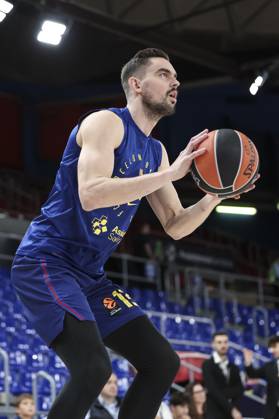 October 23, 2025, Barcelona, Barcelona, Spain: Tomas Satoransky of FC Barcelona, Barca warms up during the Turkish Airlines Euroleague 2025 26 League Phase MD6 match played between FC Barcelona and Zalgiris Kaunas at Palau Blaugrana on October 23, 2025 in Barcelona, Spain. Barcelona Spain - ZUMAa181 20251023_zaa_a181_081 Copyright: xJavierxBorregox