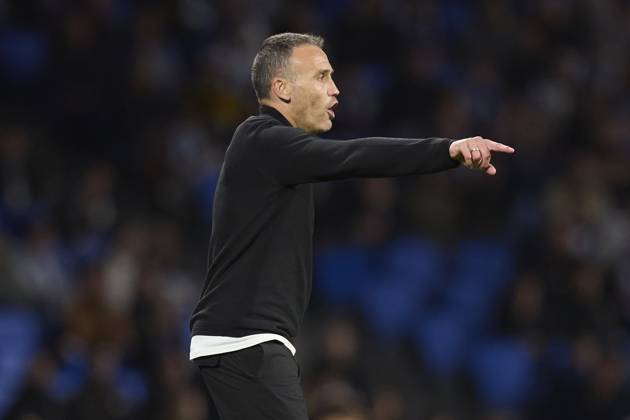 October 24, 2025, San Sebastian, Guipuzcoa, SPAIN: Sergio Francisco head coach of Real Sociedad reacts during the LaLiga EA Sports match between Real Sociedad and Sevilla FC at Anoeta on October 24, 2025, in San Sebastian, Spain. San Sebastian SPAIN - ZUMAa181 20251024_zaa_a181_090 Copyright: xRicardoxLarreinax