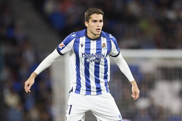 October 24, 2025, San Sebastian, Guipuzcoa, SPAIN: Arsen Zakharyan of Real Sociedad looks on during the LaLiga EA Sports match between Real Sociedad and Sevilla FC at Anoeta on October 24, 2025, in San Sebastian, Spain. San Sebastian SPAIN - ZUMAa181 20251024_zaa_a181_101 Copyright: xRicardoxLarreinax