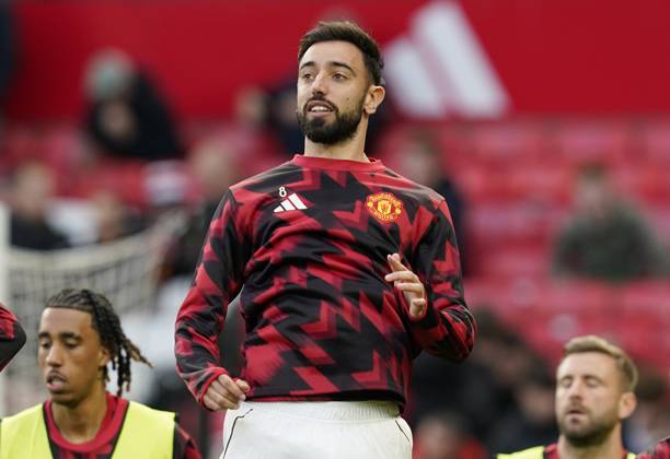 Manchester, England, 25th October 2025. Bruno Fernandes of Manchester United, ManU warms up on his 300th appearance before the Manchester United vs Brighton and Hove Albion Premier League match at Old Trafford, Manchester. Picture credit should read: Andrew Yates Sportimage EDITORIAL USE ONLY. No use with unauthorised audio, video, data, fixture lists, club league logos or live services. Online in-match use limited to 120 images, no video emulation. No use in betting, games or single club league player publications. SPI_010_AY_Man_Utd_Brighton SPI-4237-0009