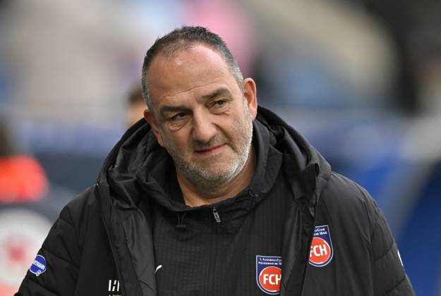 vor Spielbeginn: Trainer Coach Frank Schmidt 1. FC Heidenheim 1846 FCH Portrait TSG 1899 Hoffenheim vs 1. FC Heidenheim 1846 FCH 25.10.2025 DFL REGULATIONS PROHIBIT ANY USE OF PHOTOGRAPHS AS IMAGE SEQUENCES AND OR QUASI-VIDEO TSG 1899 Hoffenheim vs 1. FC Heidenheim 1846 FCH