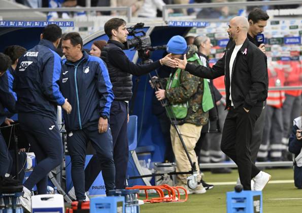 nach Spielende: Schlussjubel, Freude, Glueck, Jubel Trainer Coach Christian Ilzer TSG 1899 Hoffenheim TSG 1899 Hoffenheim vs 1. FC Heidenheim 1846 FCH 25.10.2025 DFL REGULATIONS PROHIBIT ANY USE OF PHOTOGRAPHS AS IMAGE SEQUENCES AND OR QUASI-VIDEO TSG 1899 Hoffenheim vs 1. FC Heidenheim 1846 FCH