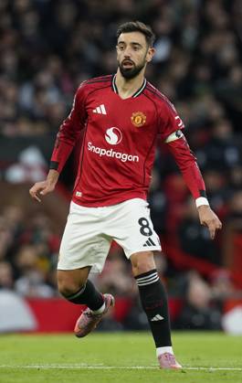 Manchester, England, 25th October 2025. Bruno Fernandes of Manchester United, ManU during the Manchester United vs Brighton and Hove Albion Premier League match at Old Trafford, Manchester. Picture credit should read: Andrew Yates Sportimage EDITORIAL USE ONLY. No use with unauthorised audio, video, data, fixture lists, club league logos or live services. Online in-match use limited to 120 images, no video emulation. No use in betting, games or single club league player publications. SPI_019_AY_Man_Utd_Brighton SPI-4237-0018