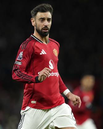 Manchester, England, 25th October 2025. Bruno Fernandes of Manchester United, ManU during the Manchester United vs Brighton and Hove Albion Premier League match at Old Trafford, Manchester. Picture credit should read: Andrew Yates Sportimage EDITORIAL USE ONLY. No use with unauthorised audio, video, data, fixture lists, club league logos or live services. Online in-match use limited to 120 images, no video emulation. No use in betting, games or single club league player publications. SPI_117_AY_Man_Utd_Brighton SPI-4237-0121