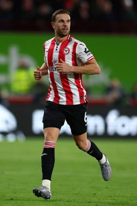 London, England, 25th October 2025. Jordan Henderson of Brentford during the Brentford vs Liverpool Premier League match at Gtech Community Stadium, London. Picture credit should read: Paul Terry Sportimage EDITORIAL USE ONLY. No use with unauthorised audio, video, data, fixture lists, club league logos or live services. Online in-match use limited to 120 images, no video emulation. No use in betting, games or single club league player publications. SPI_099_PT_Brentford_Liverpool SPI-4238-0100