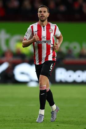 London, England, 25th October 2025. Jordan Henderson of Brentford during the Brentford vs Liverpool Premier League match at Gtech Community Stadium, London. Picture credit should read: Paul Terry Sportimage EDITORIAL USE ONLY. No use with unauthorised audio, video, data, fixture lists, club league logos or live services. Online in-match use limited to 120 images, no video emulation. No use in betting, games or single club league player publications. SPI_100_PT_Brentford_Liverpool SPI-4238-0101