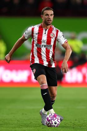 London, England, 25th October 2025. Jordan Henderson of Brentford during the Brentford vs Liverpool Premier League match at Gtech Community Stadium, London. Picture credit should read: Paul Terry Sportimage EDITORIAL USE ONLY. No use with unauthorised audio, video, data, fixture lists, club league logos or live services. Online in-match use limited to 120 images, no video emulation. No use in betting, games or single club league player publications. SPI_110_PT_Brentford_Liverpool SPI-4238-0111