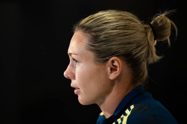 251027 Goalkeeper Jennifer Falk of the Swedish women s national football team is interviewed in the mixed zone after a training session on October 27, 2025 in Gothenburg. Photo: Mathias Bergeld BILDBYRAN kod MB MB1227 fotboll football soccer fotball nations league uefa womens nations league träning practice training sverige sweden dam bbeng Copyright: MATHIASxBERGELD BB251027MB053
