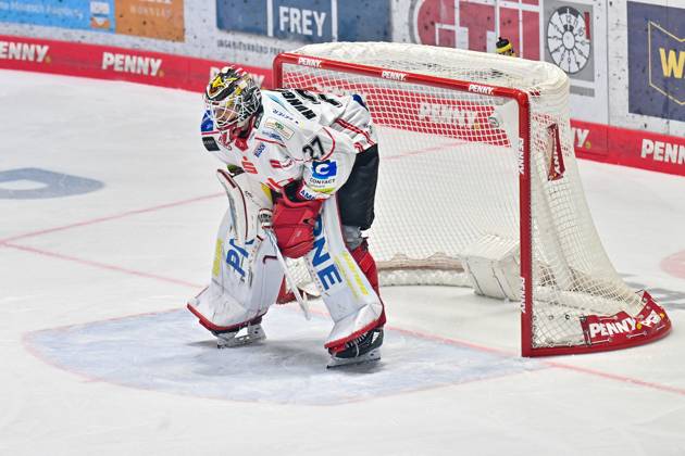 Penny DEL; Augsburger Panther - Fischtown Pinguins, 28.10.2025 Im Bild Leon HUNGERECKER (Fischtown Pinguins 27) Einzelfoto Freisteller beim match zwischen den Augsburger Panthern und den Fischtown Pinguins am 15. Spieltag der Penny DEL im Curt Frenzel Stadion am 28.10.2025 Copyright: xBEAUTIFULxSPORTS Goldbergx
