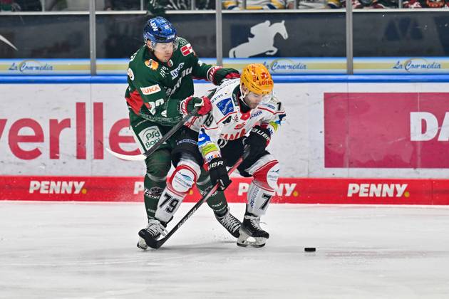 Penny DEL; Augsburger Panther - Fischtown Pinguins, 28.10.2025 im Duell Madison BOWEY (Augsburger Panther 22) und Colt CONRAD (Fischtown Pinguins 79) Zweikampf beim match zwischen den Augsburger Panthern und den Fischtown Pinguins am 15. Spieltag der Penny DEL im Curt Frenzel Stadion am 28.10.2025 Copyright: xBEAUTIFULxSPORTS Goldbergx