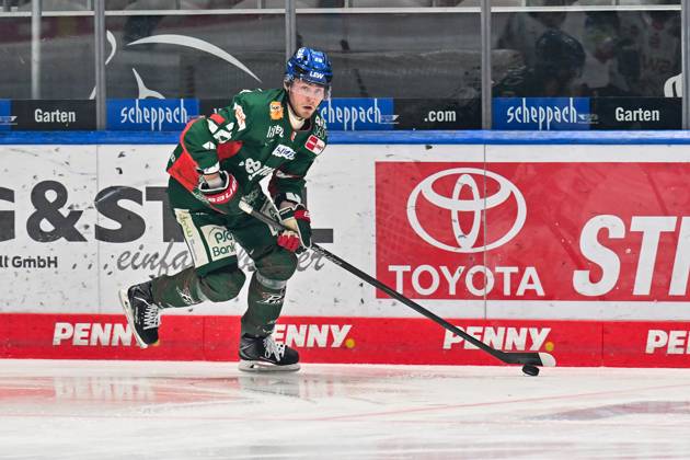 Penny DEL; Augsburger Panther - Fischtown Pinguins, 28.10.2025 am Puck Alexander BLANK (Augsburger Panther 26) Einzelfoto Freisteller beim match zwischen den Augsburger Panthern und den Fischtown Pinguins am 15. Spieltag der Penny DEL im Curt Frenzel Stadion am 28.10.2025 Copyright: xBEAUTIFULxSPORTS Goldbergx