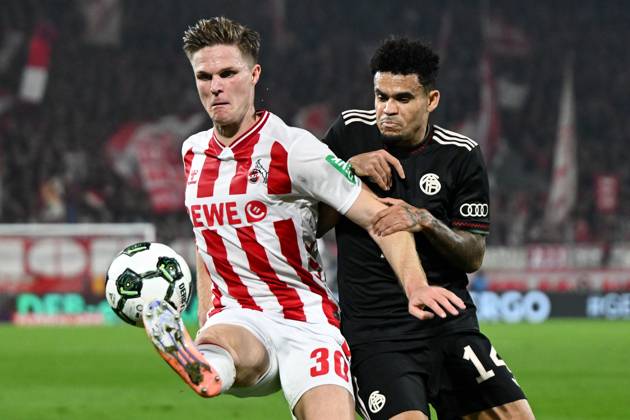 Marius Bülter (1.FC Köln, 30) im Zweikampf mit Luis Diaz (FC Bayern München, 14), GER, 1. FC Köln vs FC Bayern München, Fussball, DFB Pokal, 2. Runde, Saison 2025 2026, 29.10.2025. DFB regulations prohibit any use of photographs as image sequences and or quasi-video GER, 1. FC Köln vs FC Bayern München, Fussball, DFB Pokal, 2. Runde, Saison 2025 2026, 29.10.2025. Köln Copyright: xEibner-Pressefoto FlorianxWiegandx EP_FWD