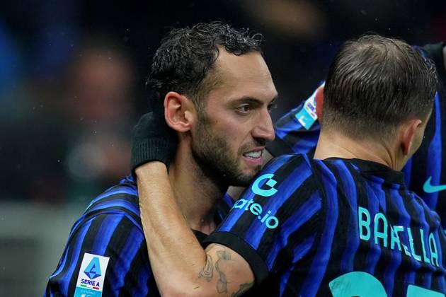 Inter Milan s Hakan Calhanoglu celebrates after scoring 1-0 during the Serie A soccer match between Inter and Fiorentina at the San Siro Stadium in Milan , north Italy - Wednesday , October 29 , 2025. - Soccer . Copyright: xSpada LaPressex