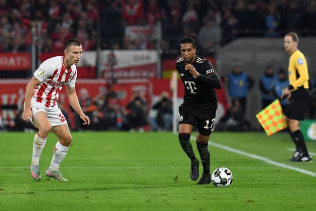 Michael Olise (FC Bayern Muenchen) in Aktion, am Ball, Einzelaktion waehrend des Spiels der 2. Runde im DFB-Pokal zwischen 1. FC Köln und FC Bayern München im Rhein-Energie-Stadion am 29. October 2025 in Köln, Deutschland. (Foto von Ralf Treese DeFodi Images) +++ Michael Olise (FC Bayern Muenchen) controls the ball during the DFB-Cup - Second Round match between 1. FC Koeln and FC Bayern München at Rhein-Energie-Stadion on October 29, 2025 in Koeln, Germany. (Photo by Ralf Treese DeFodi Images) DFB DFL REGULATIONS PROHIBIT ANY USE OF PHOTOGRAPHS AS IMAGE SEQUENCES AND OR QUASI-VIDEO. (Photo by Ralf Treese DeFodi Images) Michael Olise FC Bayern Muenchen in action, on the ball, single action during the DFB Cup Second Round match between 1 FC Koeln and FC Bayern München at Rhein Energie Stadion on October 29, 2025 in Koeln, Germany Photo by Ralf Treese DeFodi Images Michael Olise FC Bayern Muenchen controls the ball during the DFB Cup Second Round match between 1 FC Koeln and FC Bayern München at Rhein Energie Stadion on October 29, 2025 in Koeln, Germany Photo by Ralf Treese DeFodi Images DFB DFL REGULATIONS PROHIBIT ANY USE OF PHOTOGRAPHS AS IMAGE SEQUENCES AND OR QUASI VIDEO Photo by Ralf Treese DeFodi Images
