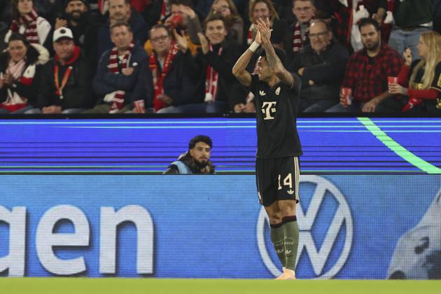 Luis Diaz (FC Bayern München) gestikuliert, Gestik waehrend des DFB-Pokal Spiels 1.FC Köln v FC Bayern München, RheinEnergieStadion am 29. October 2025 in Köln, Deutschland. (Foto von Oliver Kaelke DeFodi Images) +++ Luis Diaz (FC Bayern München) gestures during the DFB-Pokal match between 1.FC Köln v FC Bayern München at RheinEnergieStadion on October 29, 2025 in Cologne, Germany. (Photo by Oliver Kaelke DeFodi Images) (Photo by Oliver Kaelke DeFodi Images) Luis Diaz FC Bayern München gestures, gestures during the DFB Pokal match 1 FC Köln v FC Bayern München, RheinEnergieStadion on October 29, 2025 in Cologne, Germany Photo by Oliver Kaelke DeFodi Images Luis Diaz FC Bayern München gestures during the DFB Pokal match between 1 FC Köln v FC Bayern München at RheinEnergieStadion on October 29, 2025 in Cologne, Germany Photo by Oliver Kaelke DeFodi Images Photo by Oliver Kaelke DeFodi Images