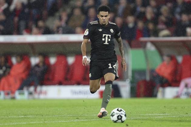 Luis Diaz (FC Bayern München) in Aktion, am Ball, Einzelaktion waehrend des DFB-Pokal Spiels 1.FC Köln v FC Bayern München, RheinEnergieStadion am 29. October 2025 in Köln, Deutschland. (Foto von Oliver Kaelke DeFodi Images) +++ Luis Diaz (FC Bayern München) controls the ball during the DFB-Pokal match between 1.FC Köln v FC Bayern München at RheinEnergieStadion on October 29, 2025 in Cologne, Germany. (Photo by Oliver Kaelke DeFodi Images) (Photo by Oliver Kaelke DeFodi Images) Luis Diaz FC Bayern Munich in action, on the ball, single action during the DFB Pokal match 1 FC Köln v FC Bayern München, RheinEnergieStadion on October 29, 2025 in Cologne, Germany Photo by Oliver Kaelke DeFodi Images Luis Diaz FC Bayern München controls the ball during the DFB Pokal match between 1 FC Köln v FC Bayern München at RheinEnergieStadion on October 29, 2025 in Cologne, Germany Photo by Oliver Kaelke DeFodi Images Photo by Oliver Kaelke DeFodi Images