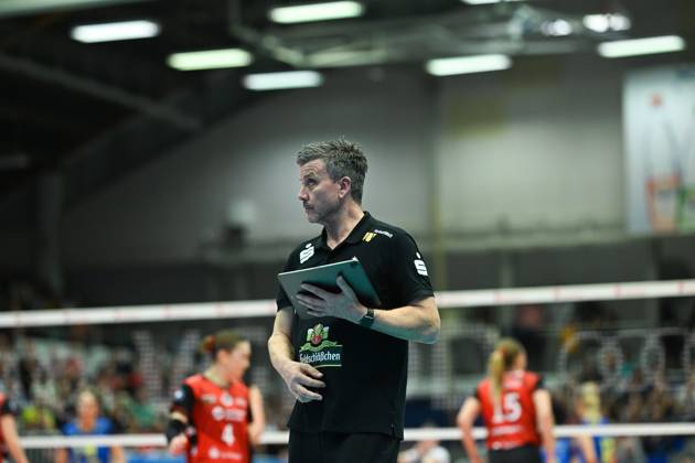 Alexander Waibl (Cheftrainer Dresdner SC) Dresdner SC vs. SSC Palmberg Schwerin, 1. Volleyball Bundesliga Damen, Spielzeit 2025 2026, 01.11.2025 Dresdner SC vs. SSC Palmberg Schwerin, 1. Volleyball Bundesliga Damen, Spielzeit 2025 2026, 01.11.2025 Dresden Copyright: xEibner-Pressefoto xHoepnerx EP_PHR